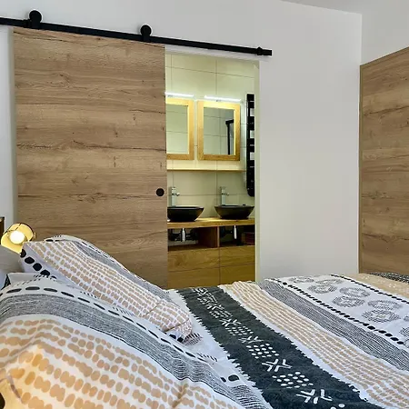 L'escale Enchantee *